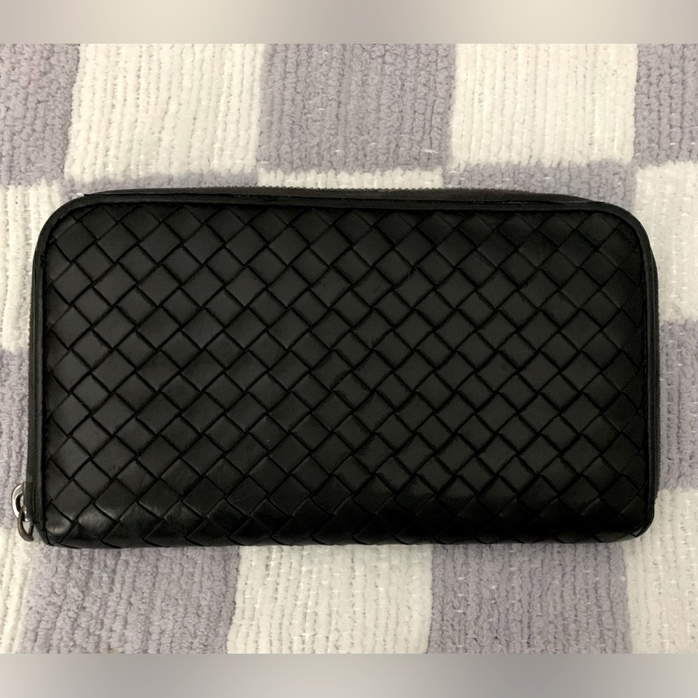 BOTTEGA VENETA ZIP AROUND WALLET~~ BLACK